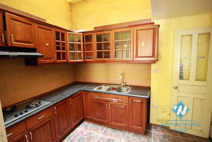 Unfurnished and bright house for rent in Au Co street, Tay Ho district, Ha Noi
